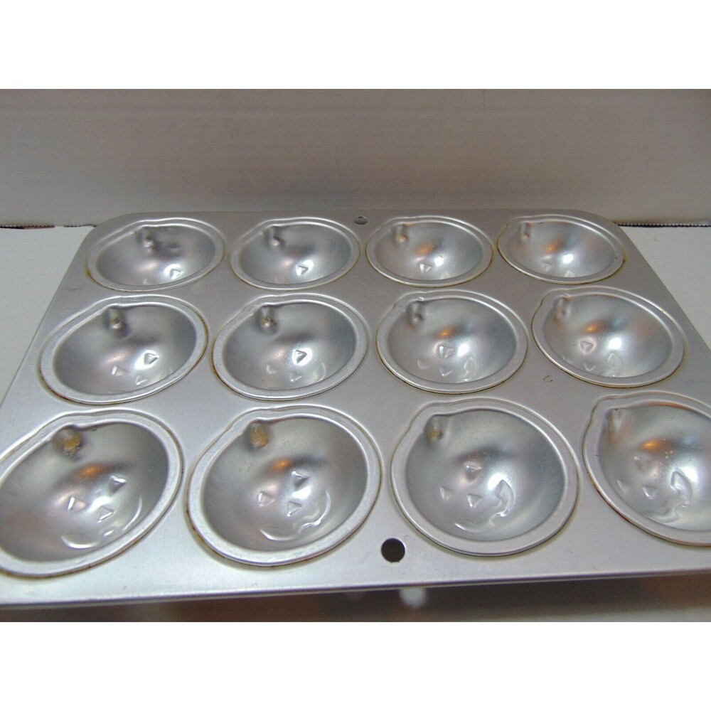 1994 Wilton Petite Jack O'Lantern Mold #2105-8462 Aluminum Pan Cake/Gelatin/Trea